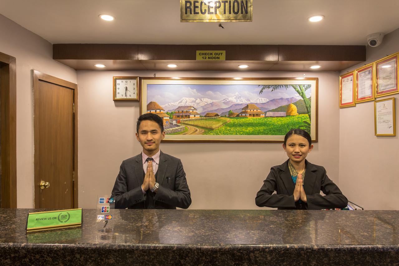 Hotel Queens Park Pokhara Zewnętrze zdjęcie