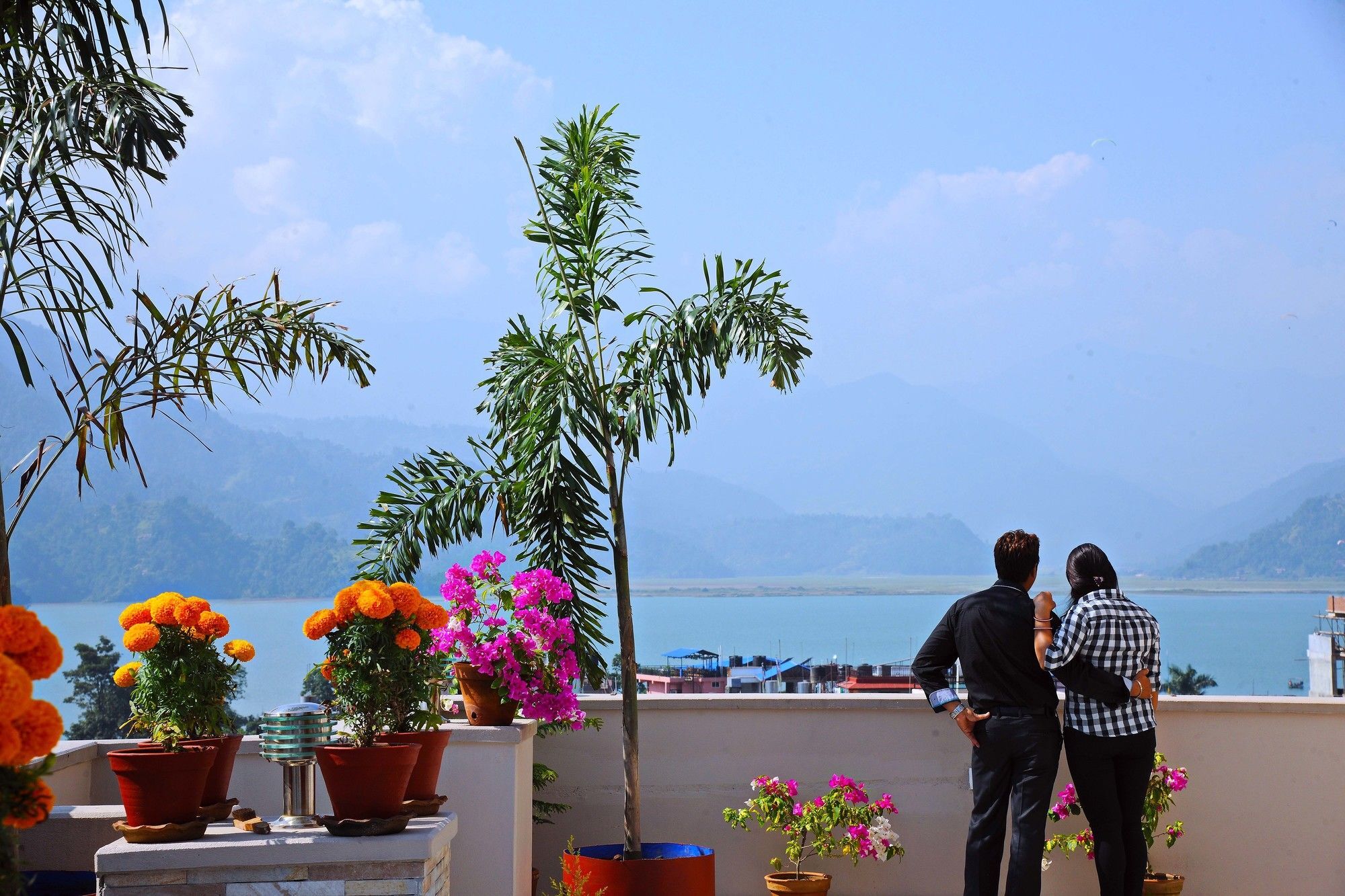 Hotel Queens Park Pokhara Zewnętrze zdjęcie