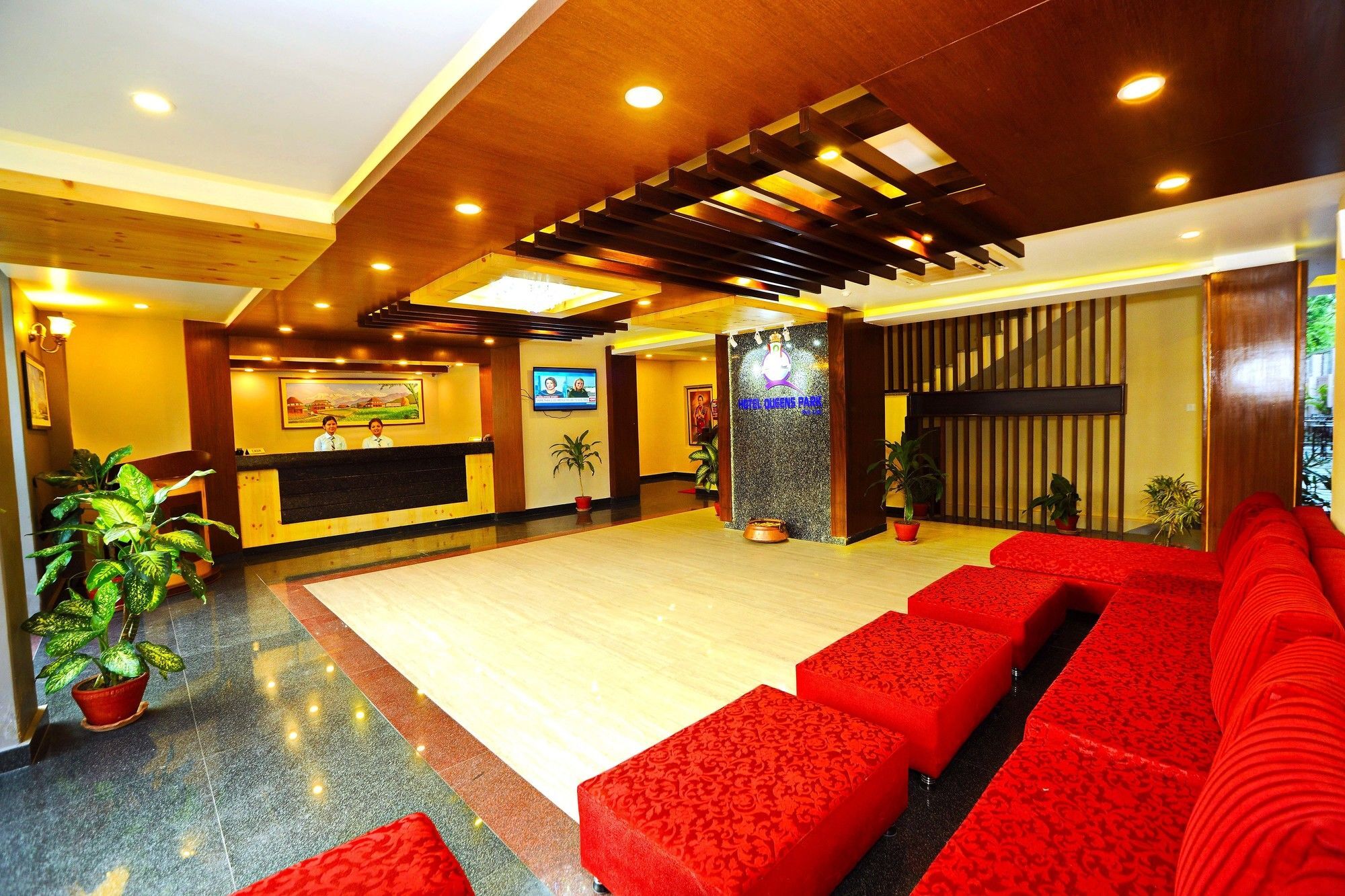 Hotel Queens Park Pokhara Zewnętrze zdjęcie